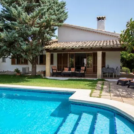 Sleeps 6 With Pool Air Con And Wifi Villa Pollenca