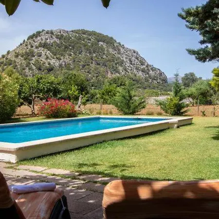 Sleeps 6 With Pool Air Con And Wifi Pollenca