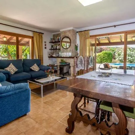 Sleeps 6 With Pool Air Con And Wifi Pollenca