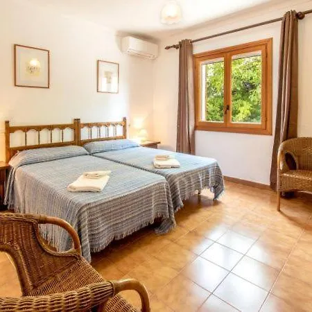 Villa Sleeps 6 With Pool Air Con And Wifi